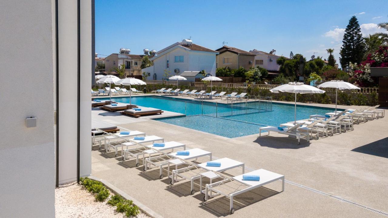The Quality Lodge - Self Check-In Voroklini Bagian luar foto