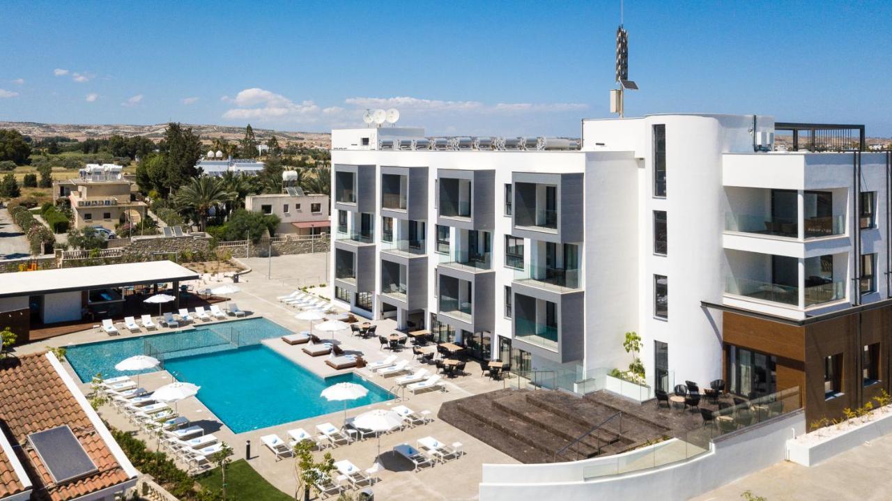 The Quality Lodge - Self Check-In Voroklini Bagian luar foto