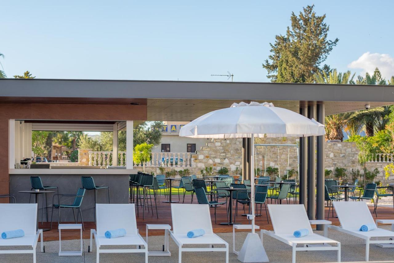 The Quality Lodge - Self Check-In Voroklini Bagian luar foto