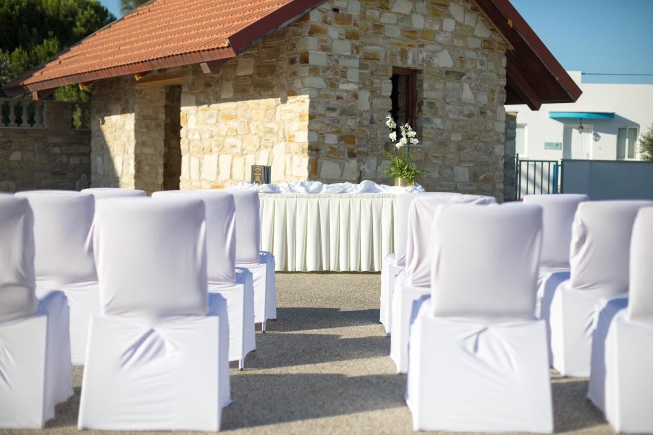 The Quality Lodge - Self Check-In Voroklini Bagian luar foto