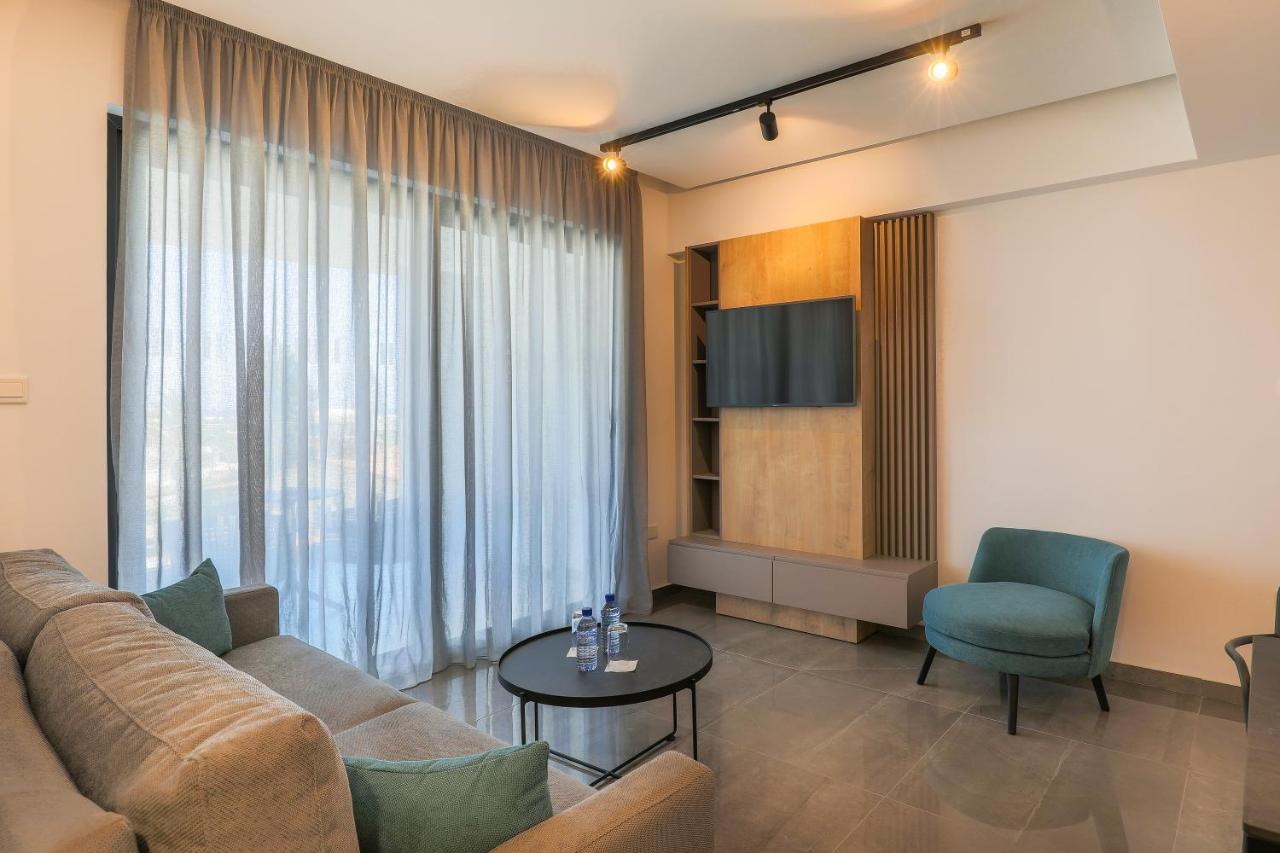 The Quality Lodge - Self Check-In Voroklini Bagian luar foto