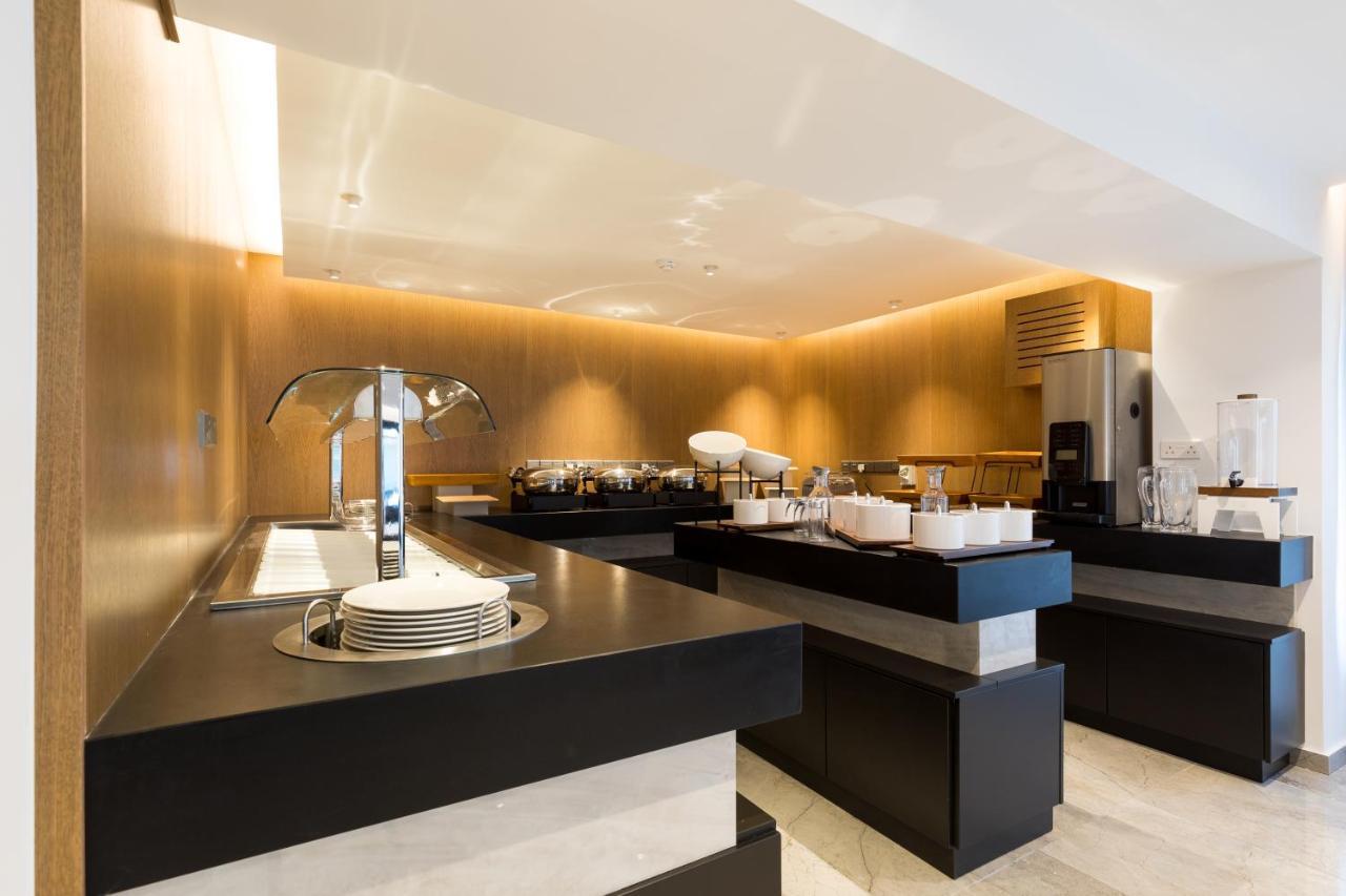 The Quality Lodge - Self Check-In Voroklini Bagian luar foto