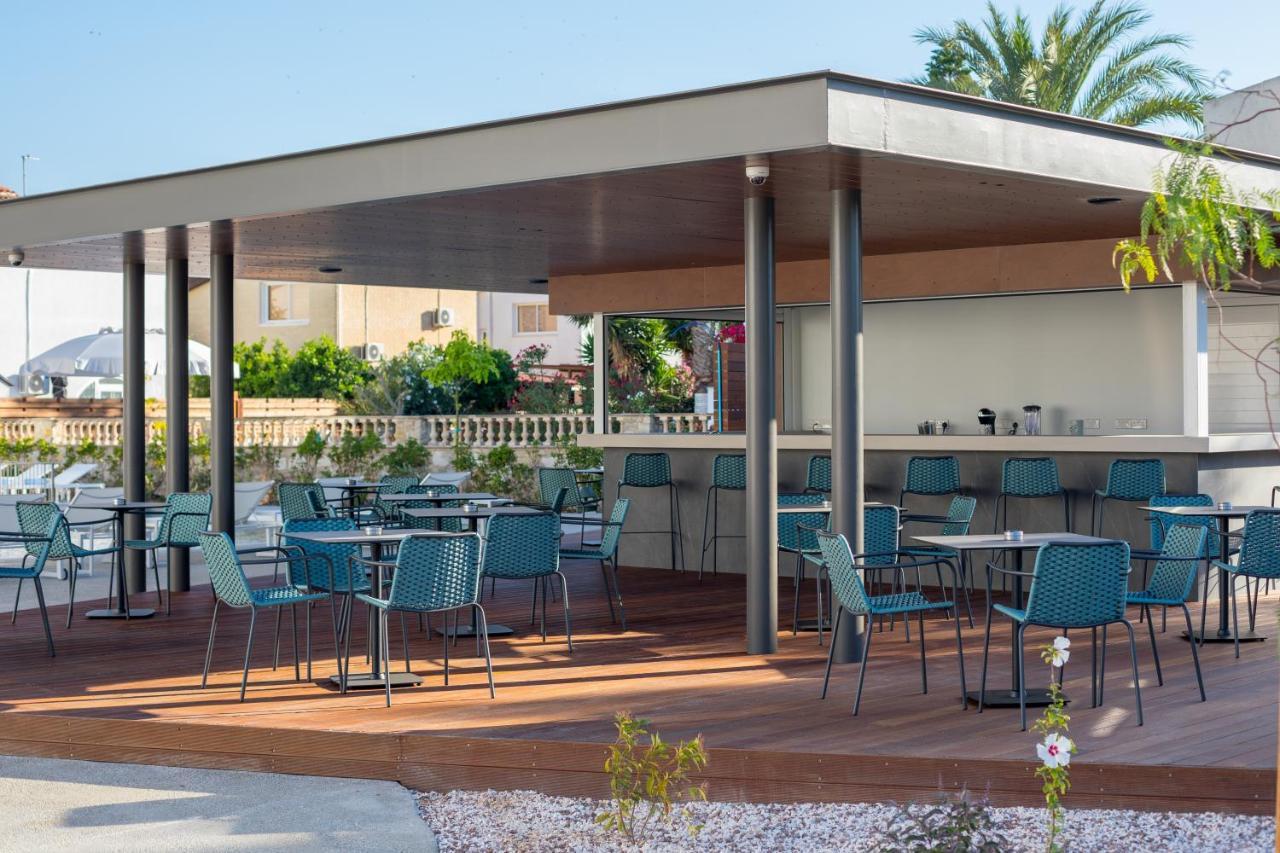 The Quality Lodge - Self Check-In Voroklini Bagian luar foto