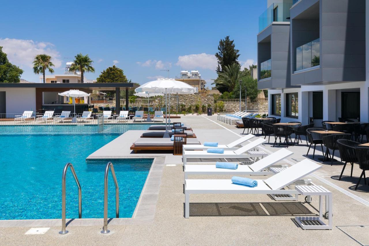 The Quality Lodge - Self Check-In Voroklini Bagian luar foto